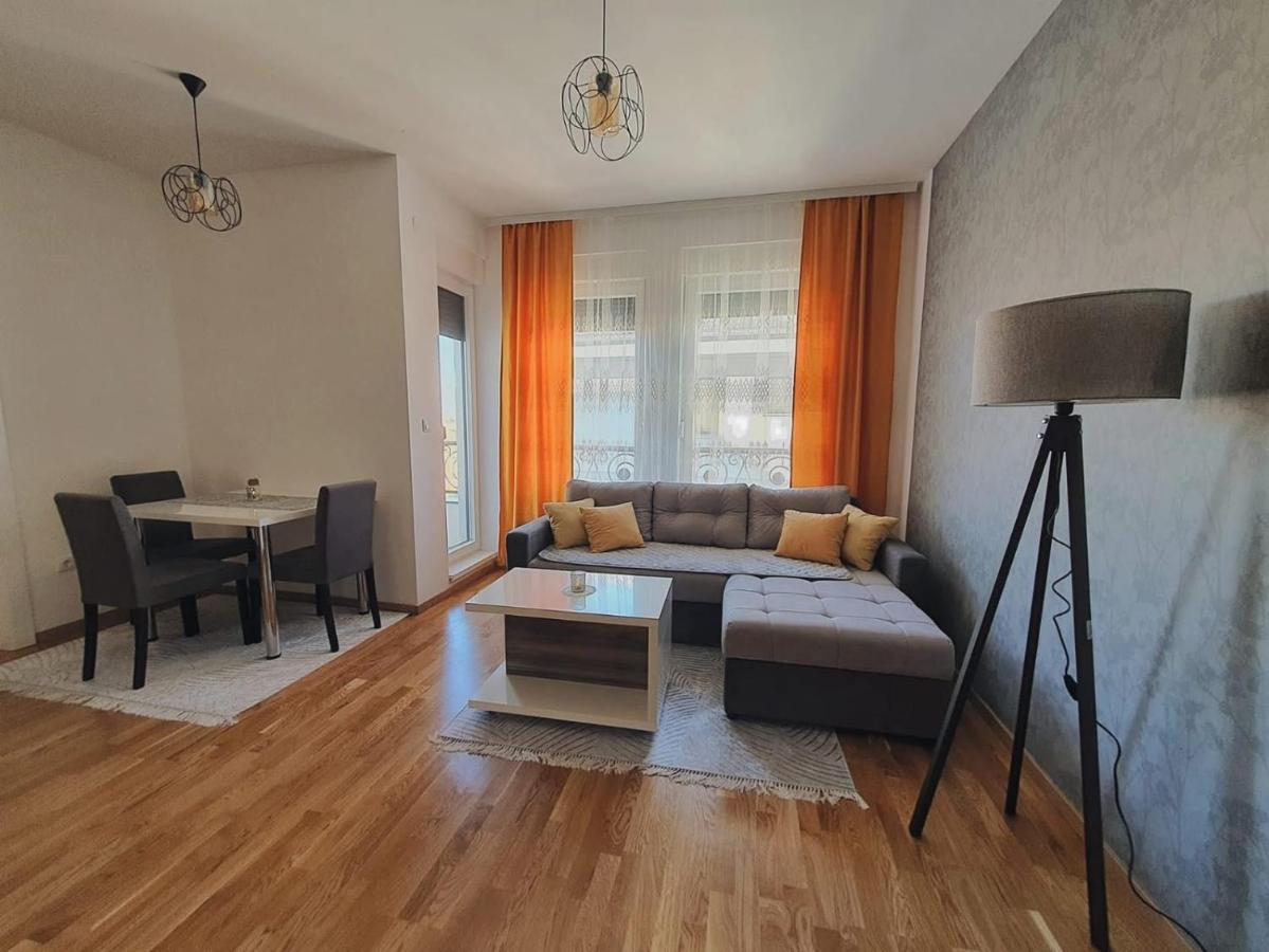 Zara Apartman 1 Bijeljina Bagian luar foto