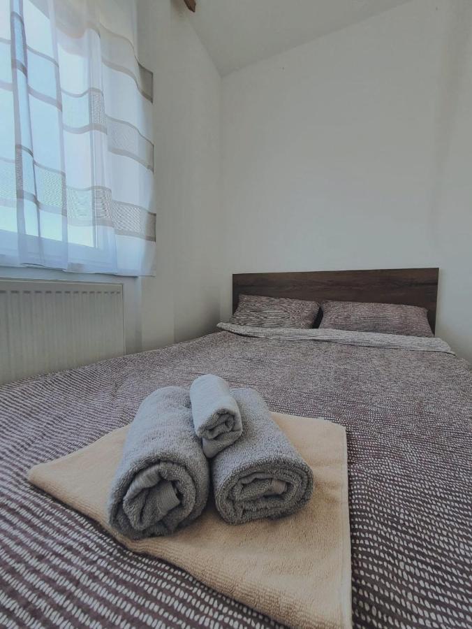 Zara Apartman 1 Bijeljina Bagian luar foto