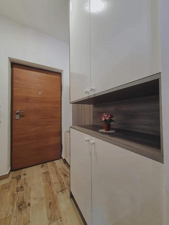 Zara Apartman 1 Bijeljina Bagian luar foto